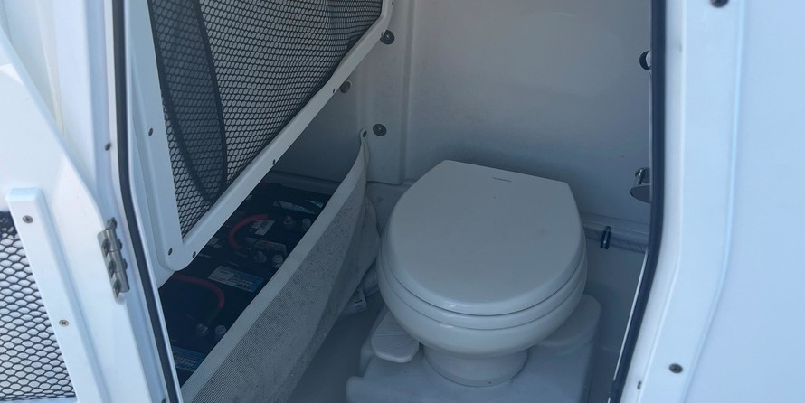 Sea Ray hunt ultra 211