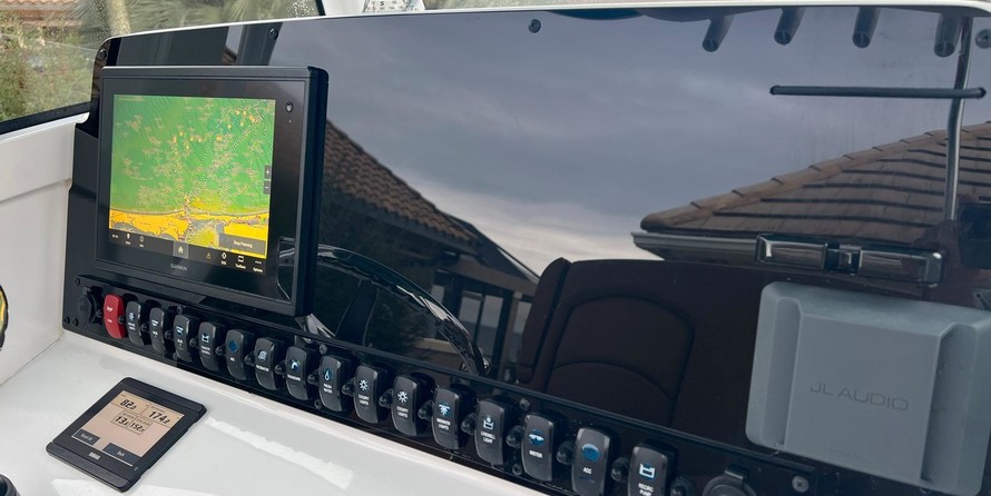 Sea Ray hunt ultra 211