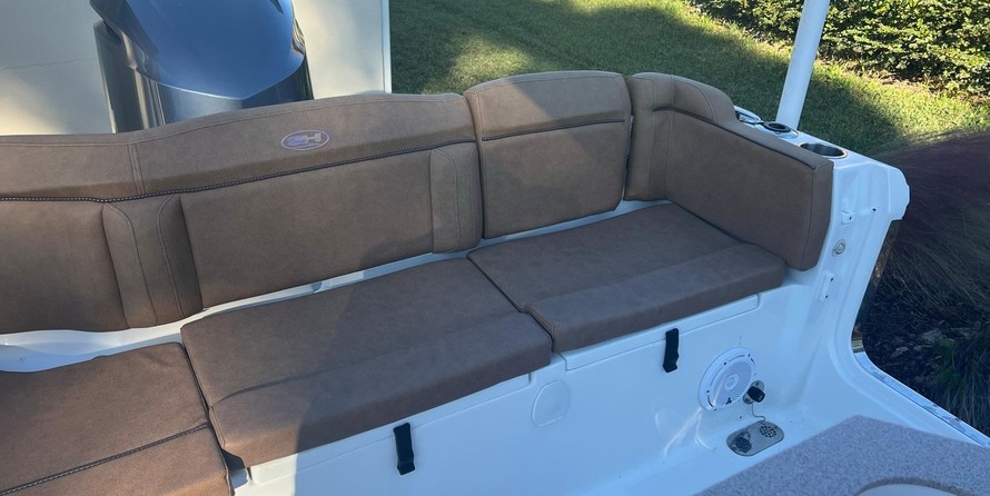 Sea Ray hunt ultra 211