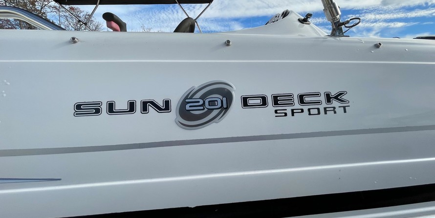 Hurricane 201 sundeck sport