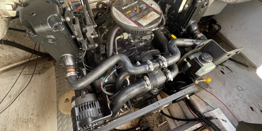 Hurricane 201 sundeck sport