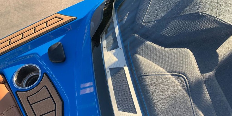 Super Air Nautique G23