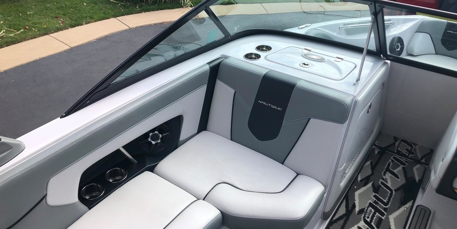 Super Air Nautique 210