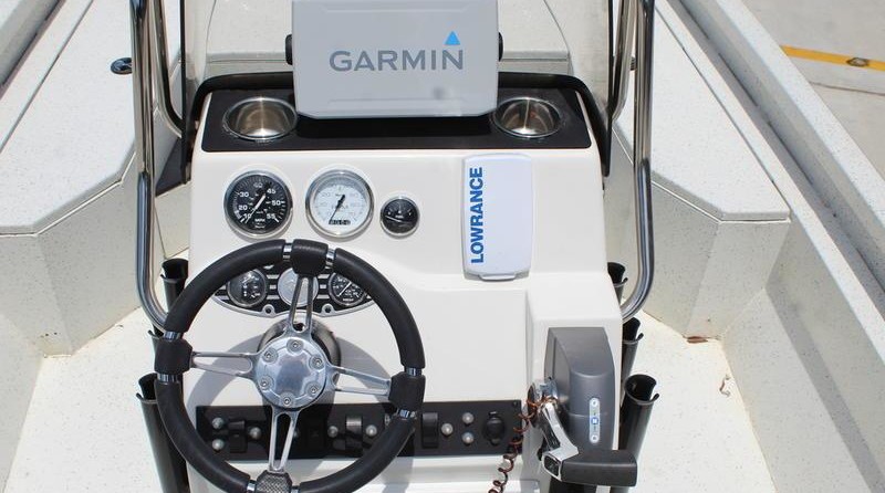 Ranger boats 2400 bay