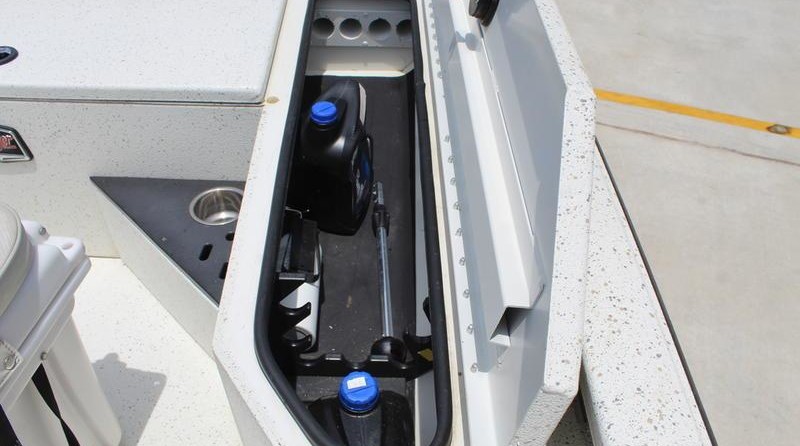 Ranger boats 2400 bay