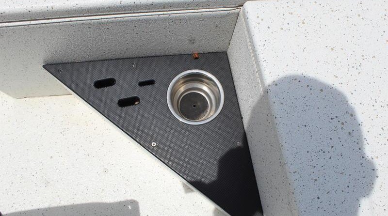 Ranger boats 2400 bay