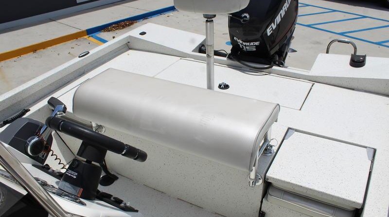 Ranger boats 2400 bay