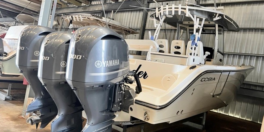 Cobia 217 center console