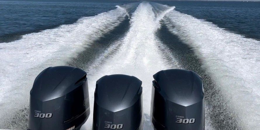 Cobia 217 center console