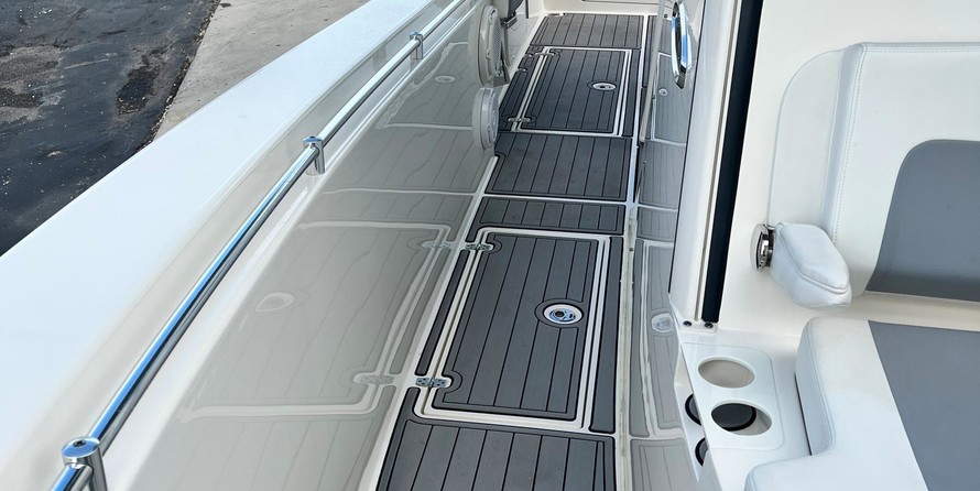 Cobia 217 center console