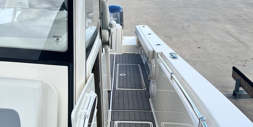 Cobia 217 center console