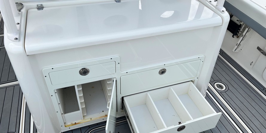 Cobia 217 center console