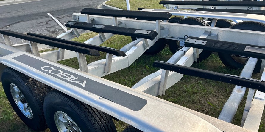 Cobia 217 center console