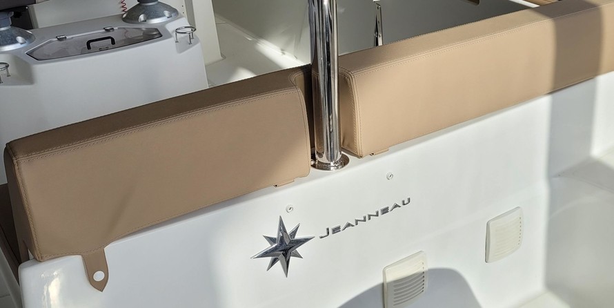 Jeanneau Cap Camarat 7.5 CC