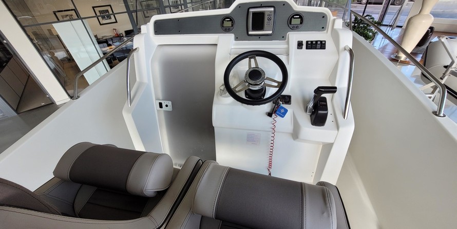 Jeanneau Cap Camarat 7.5 CC