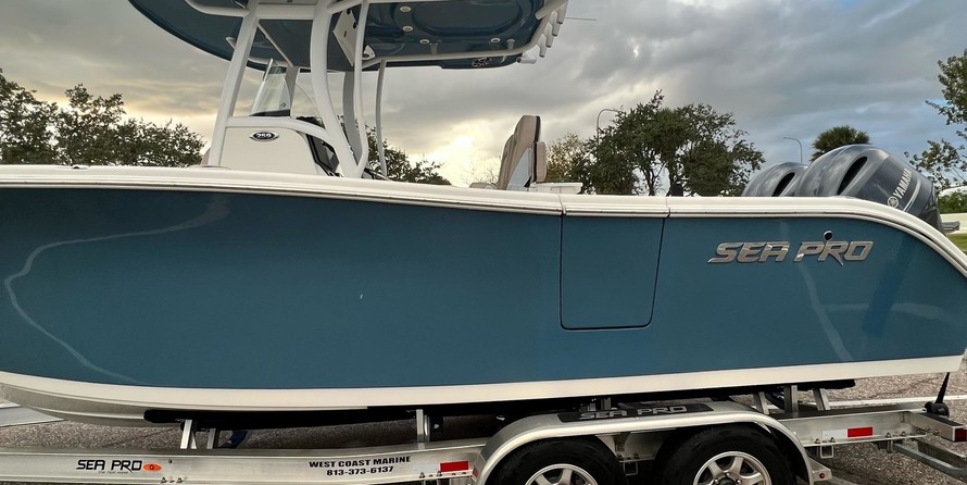 Angler Pro Boats 2900 center console