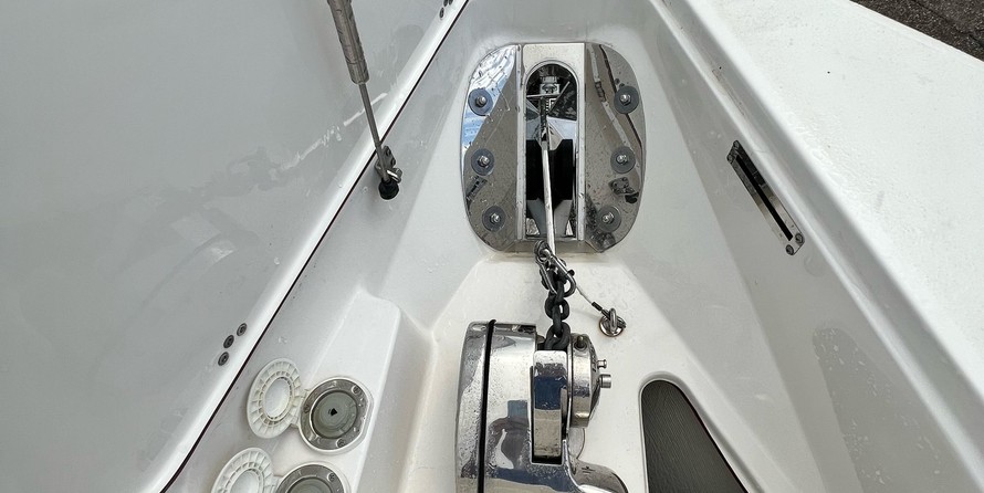 Angler Pro Boats 2900 center console