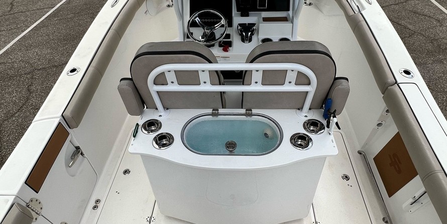 Angler Pro Boats 2900 center console