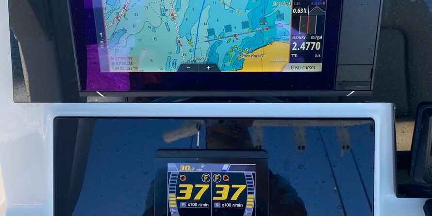 Angler Pro Boats 2900 center console