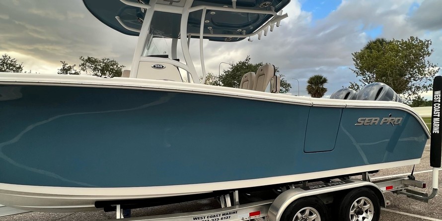 Angler Pro Boats 2900 center console