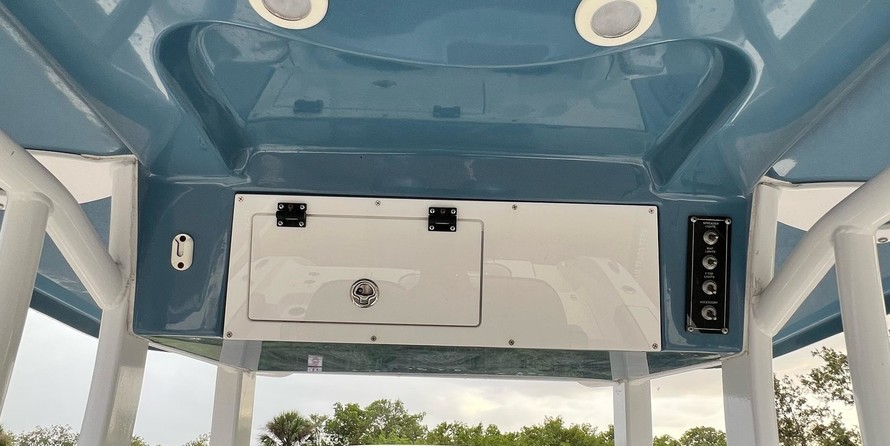 Angler Pro Boats 2900 center console