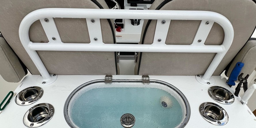 Angler Pro Boats 2900 center console