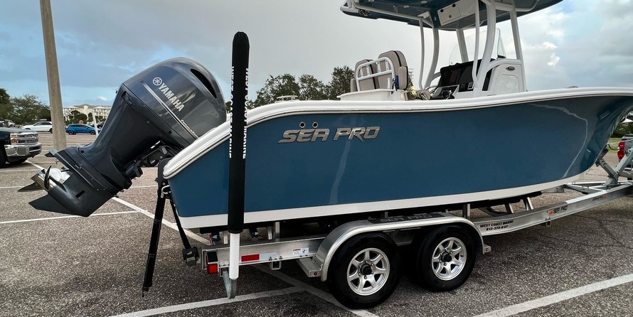 Angler Pro Boats 2900 center console