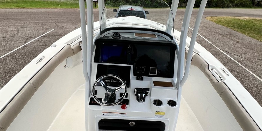 Angler Pro Boats 2900 center console