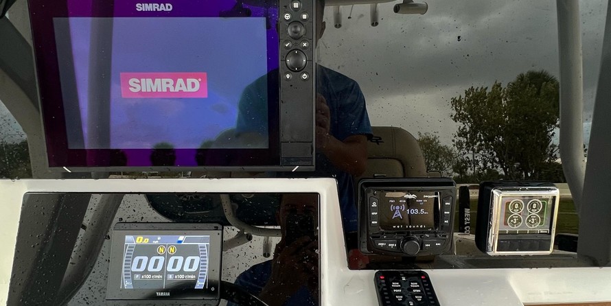 Angler Pro Boats 2900 center console