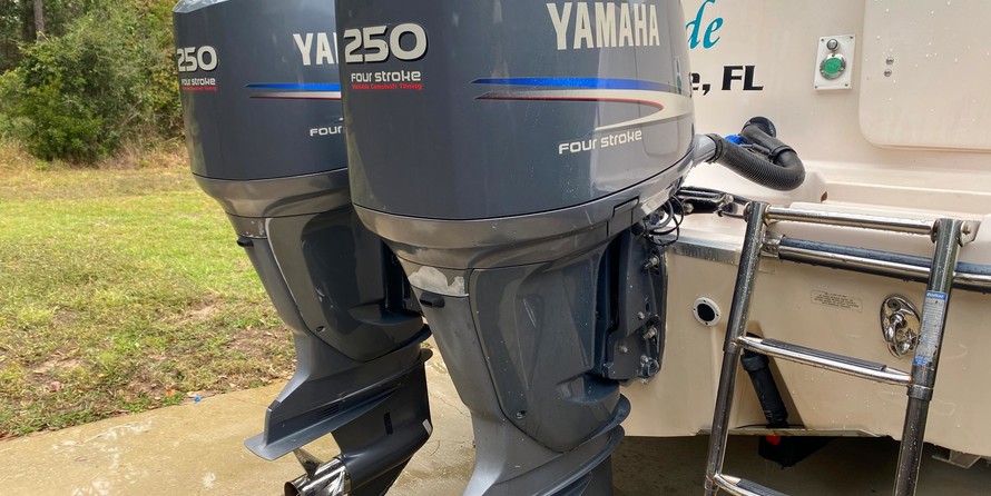 Grady-White Marlin 300