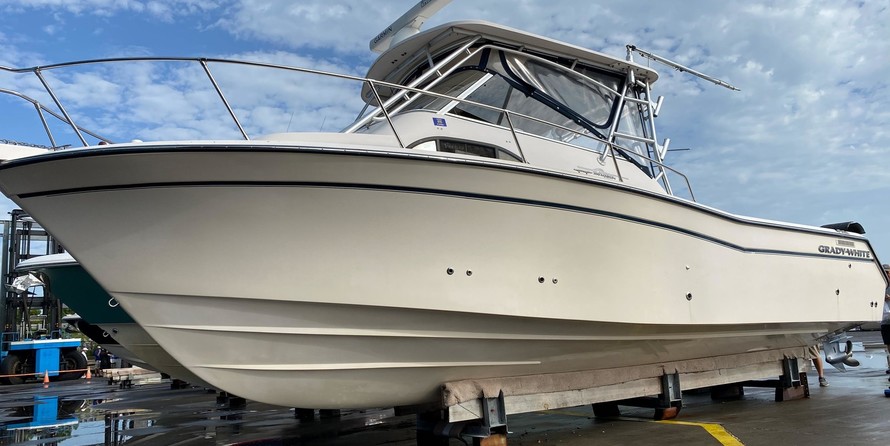 Grady-White Marlin 300