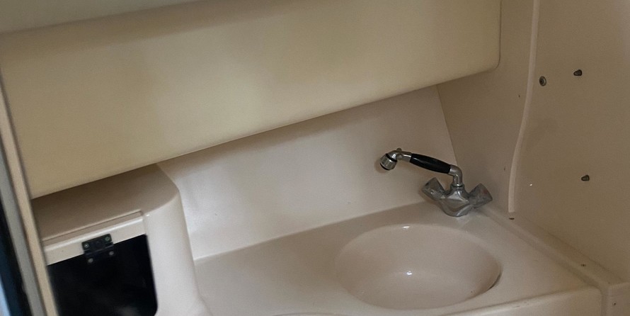 Grady-White Marlin 300