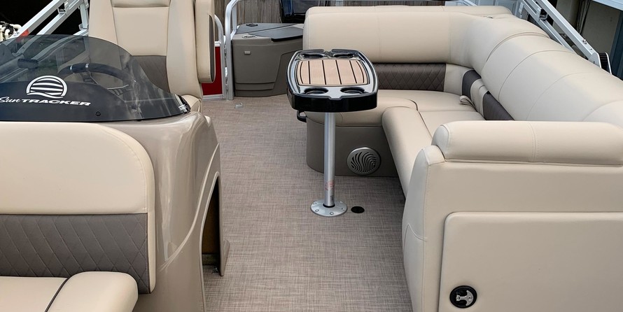 Sun Tracker Fishin Barge 20 DLX