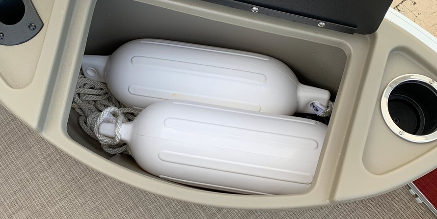 Sun Tracker Fishin Barge 20 DLX