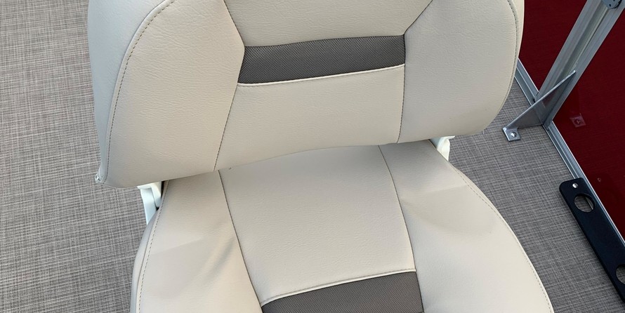 Sun Tracker Fishin Barge 20 DLX