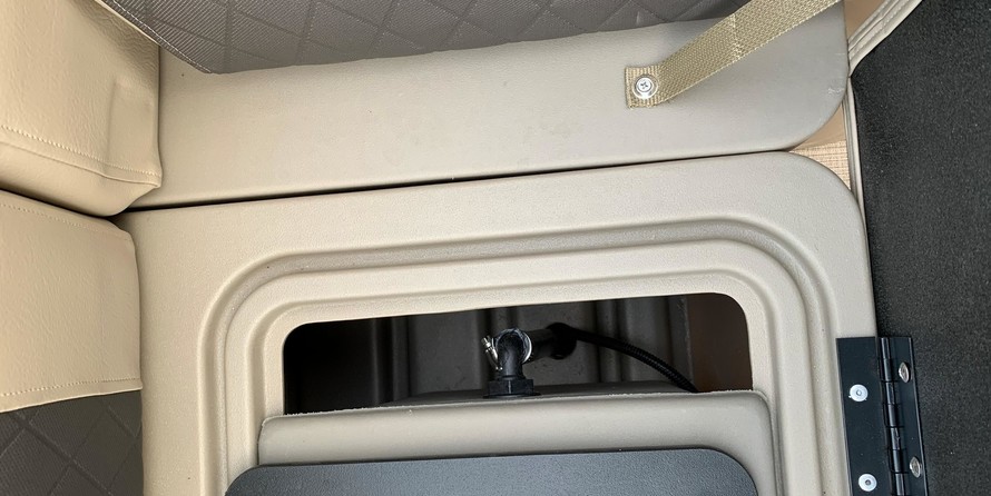 Sun Tracker Fishin Barge 20 DLX