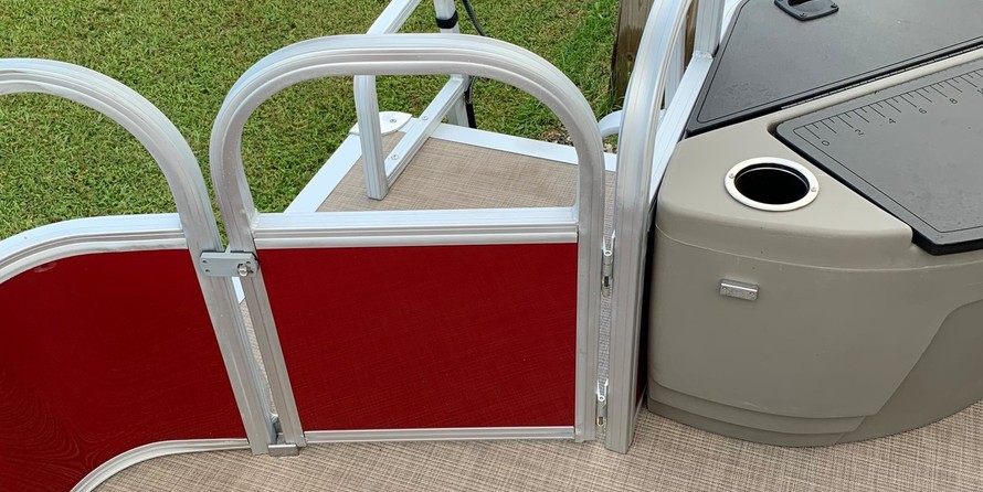 Sun Tracker Fishin Barge 20 DLX