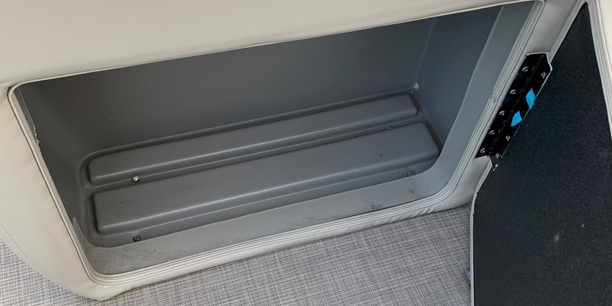 Sun Tracker Fishin Barge 20 DLX