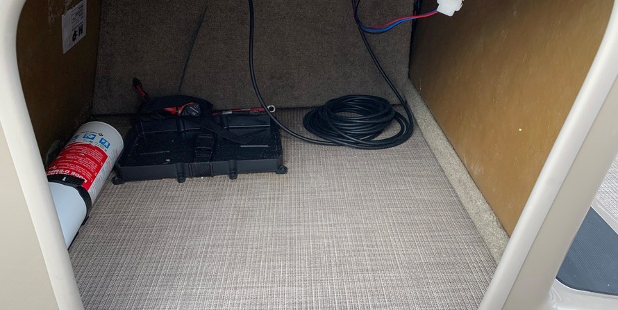 Sun Tracker Fishin Barge 20 DLX