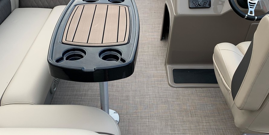 Sun Tracker Fishin Barge 20 DLX