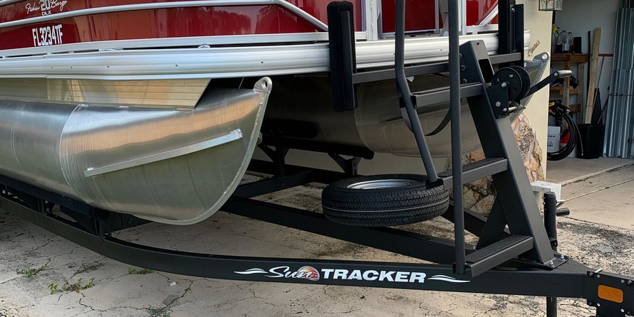 Sun Tracker Fishin Barge 20 DLX