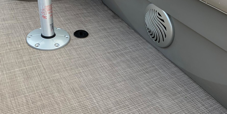 Sun Tracker Fishin Barge 20 DLX