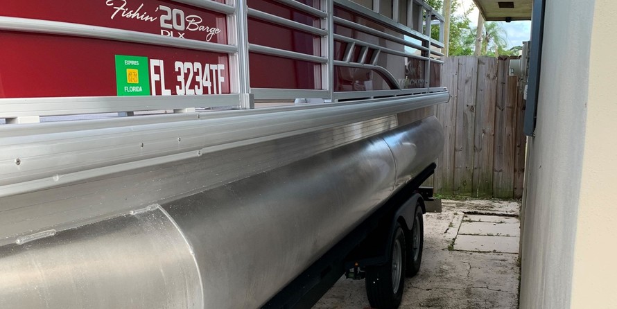 Sun Tracker Fishin Barge 20 DLX