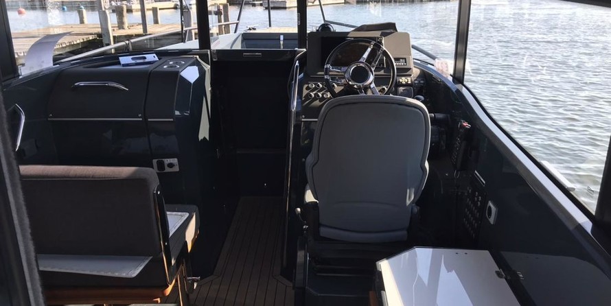 XO 270 RS Front Cabin OB