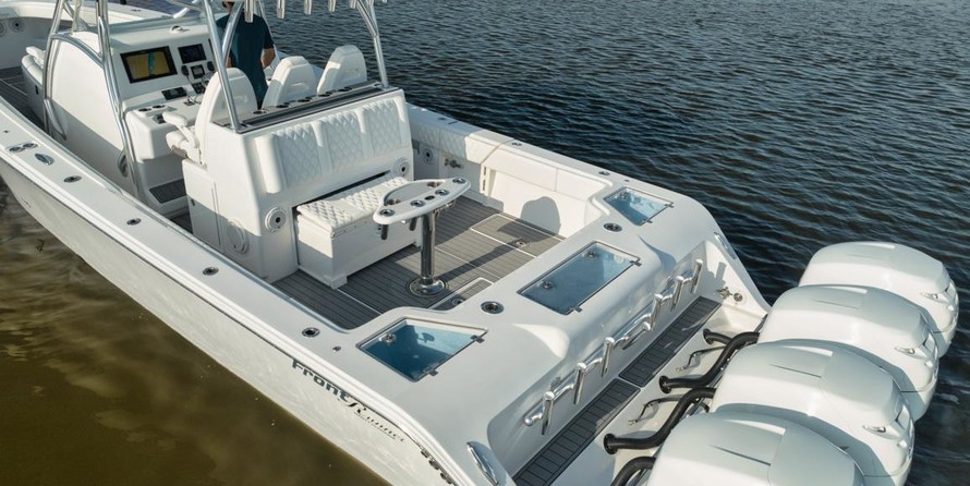 Front Runner 39 Center Console