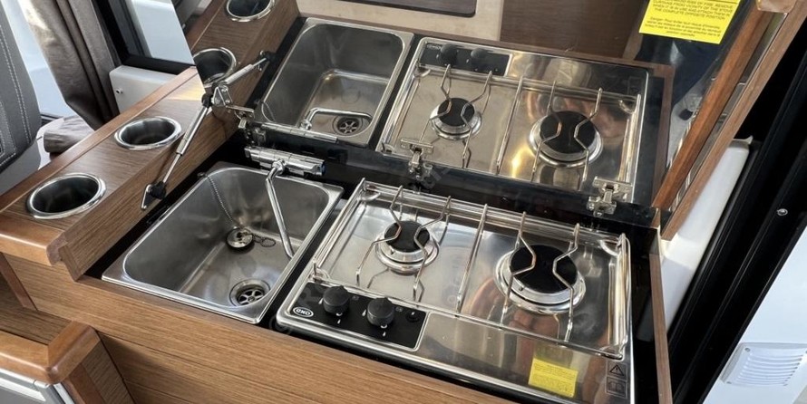 Jeanneau Merry Fisher 895