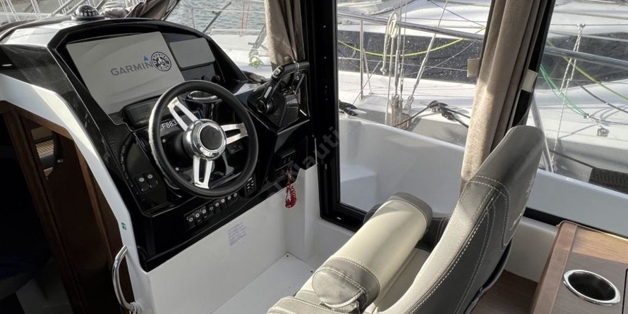 Jeanneau Merry Fisher 895