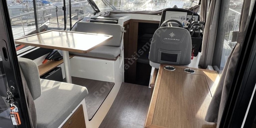 Jeanneau Merry Fisher 895