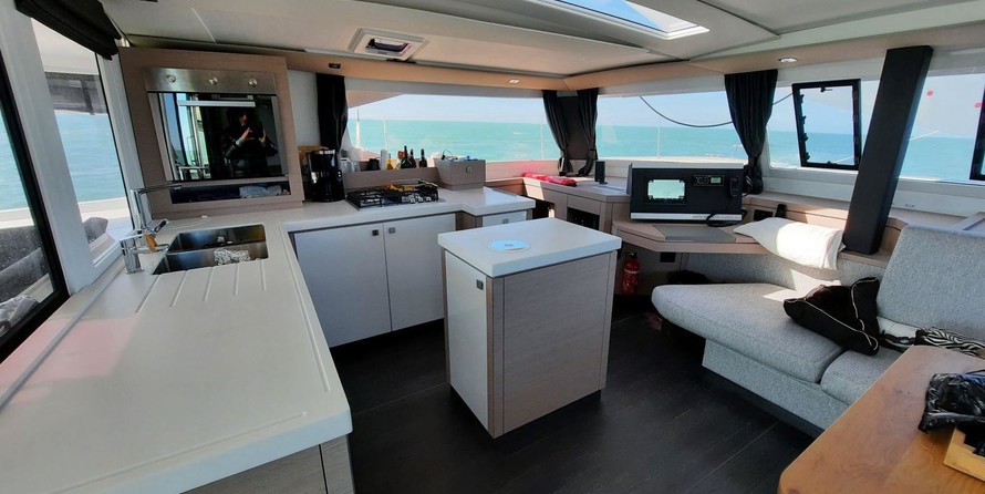 Fountaine Pajot Saona 47