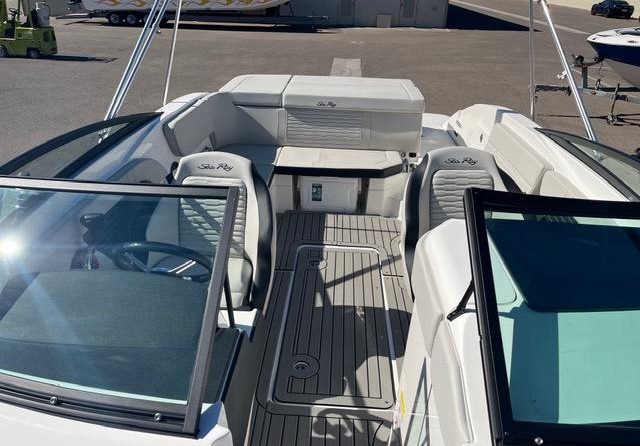 Sea Ray SPX 230
